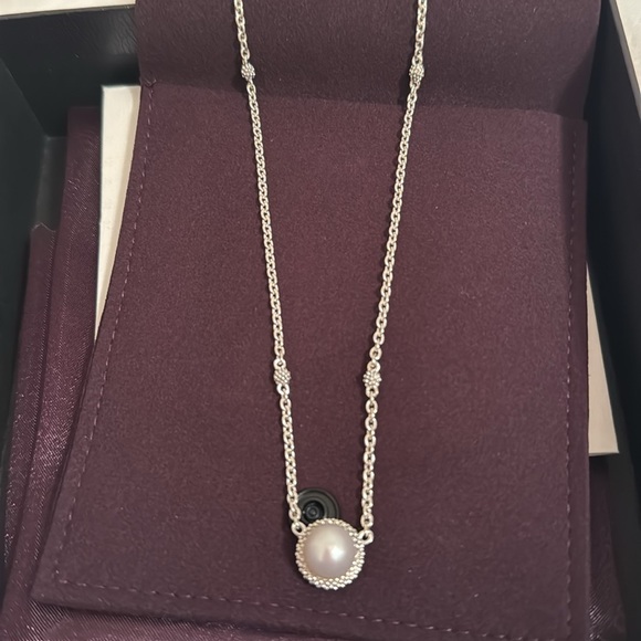 Lagos Luna pearl pendant necklace - Picture 3 of 5